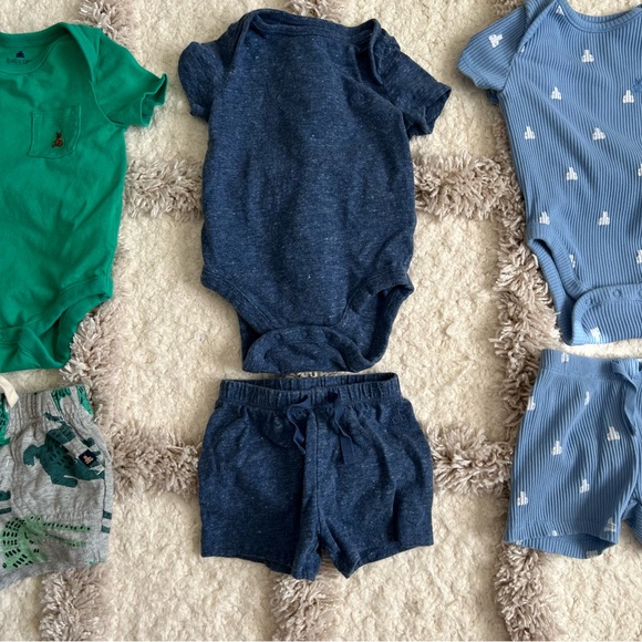 GAP Baby Matching Onesie and Short Set Bundle 3-6 month Boy - Picture 2 of 7